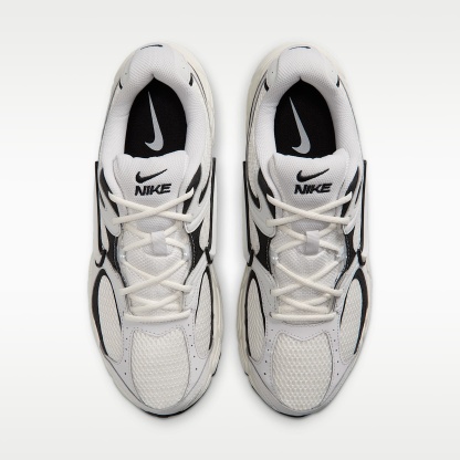 Nike V5 RNR Schuh (Herren) – Sail/Schwarz/Vast Grey/Sail