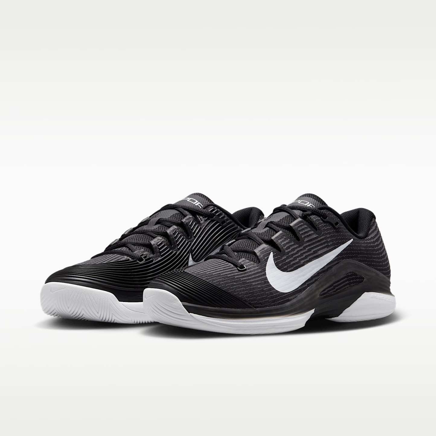 Nike Vapor 12 Tennisschuh für Hartplätze (Herren) – Schwarz/Dark Smoke Grey/Weiß