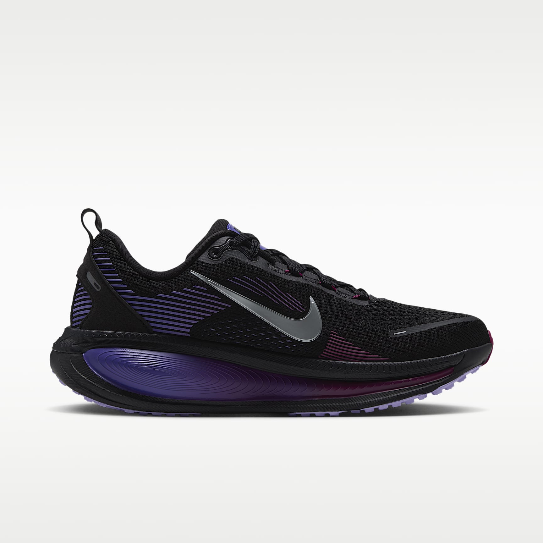 Nike Vomero 18 Straßenlaufschuh (Damen) – Schwarz/Persian Violet/True Berry/Metallic Silver