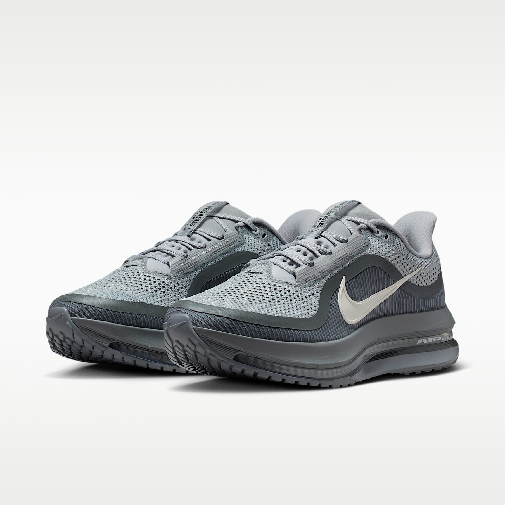 Nike Pegasus Premium Straßenlaufschuh (Herren) – Wolf Grey/Cool Grey/Anthracite/Sail