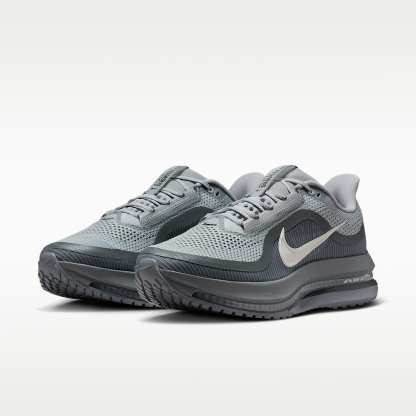 Nike Pegasus Premium Straßenlaufschuh (Herren) – Wolf Grey/Cool Grey/Anthracite/Sail