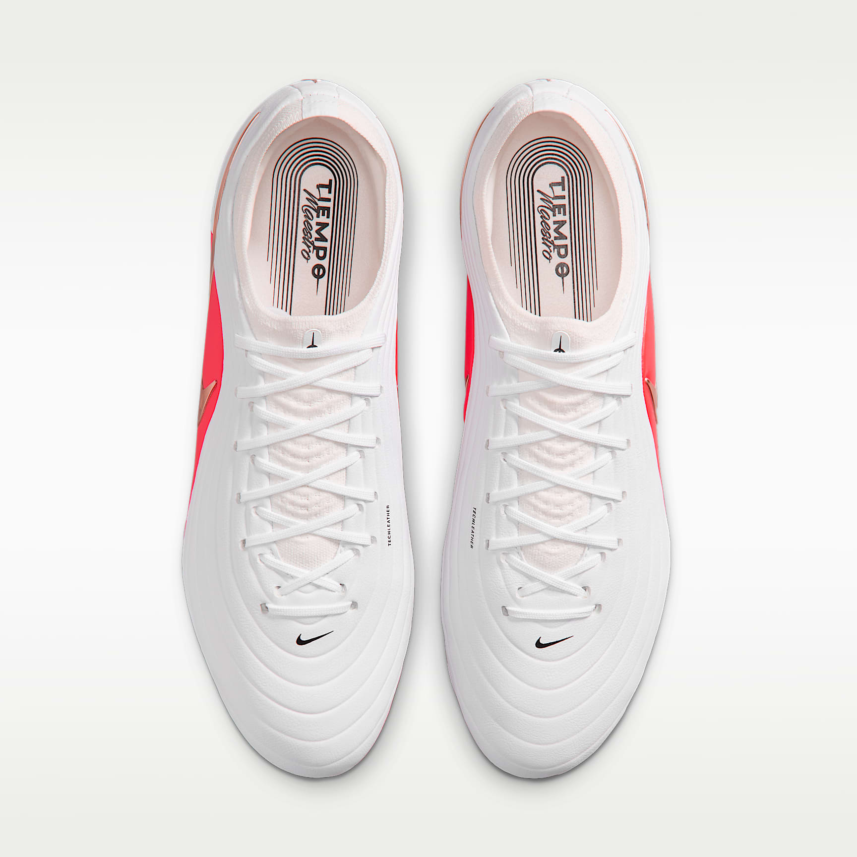 Nike Tiempo Maestro Elite Low Top Fußballschuh für normalen Rasen – Weiß/Bright Crimson/Blur