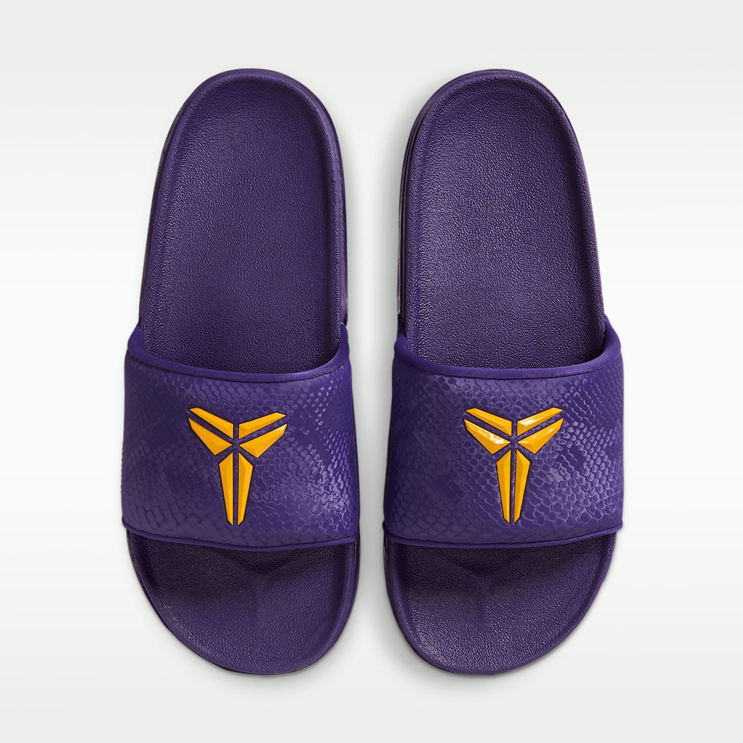 Kobe Offcourt Herren-Slides – Court Purple/University Gold