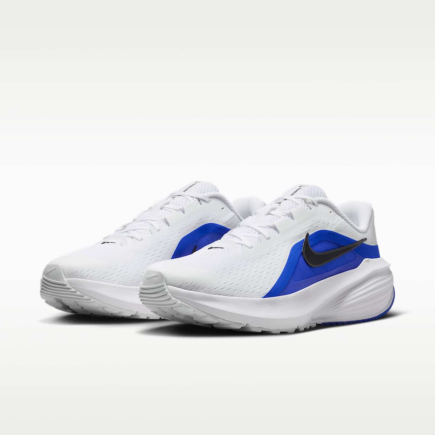 Nike Downshifter 14 Straßenlaufschuh (Herren) – Weiß/Racer Blue/Anthracite/Schwarz
