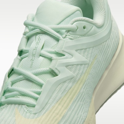 Nike Vapor Pro 3 Tennisschuh für Hartplätze (Damen) – Barely Green/Sea Glass/Steam/Coconut Milk