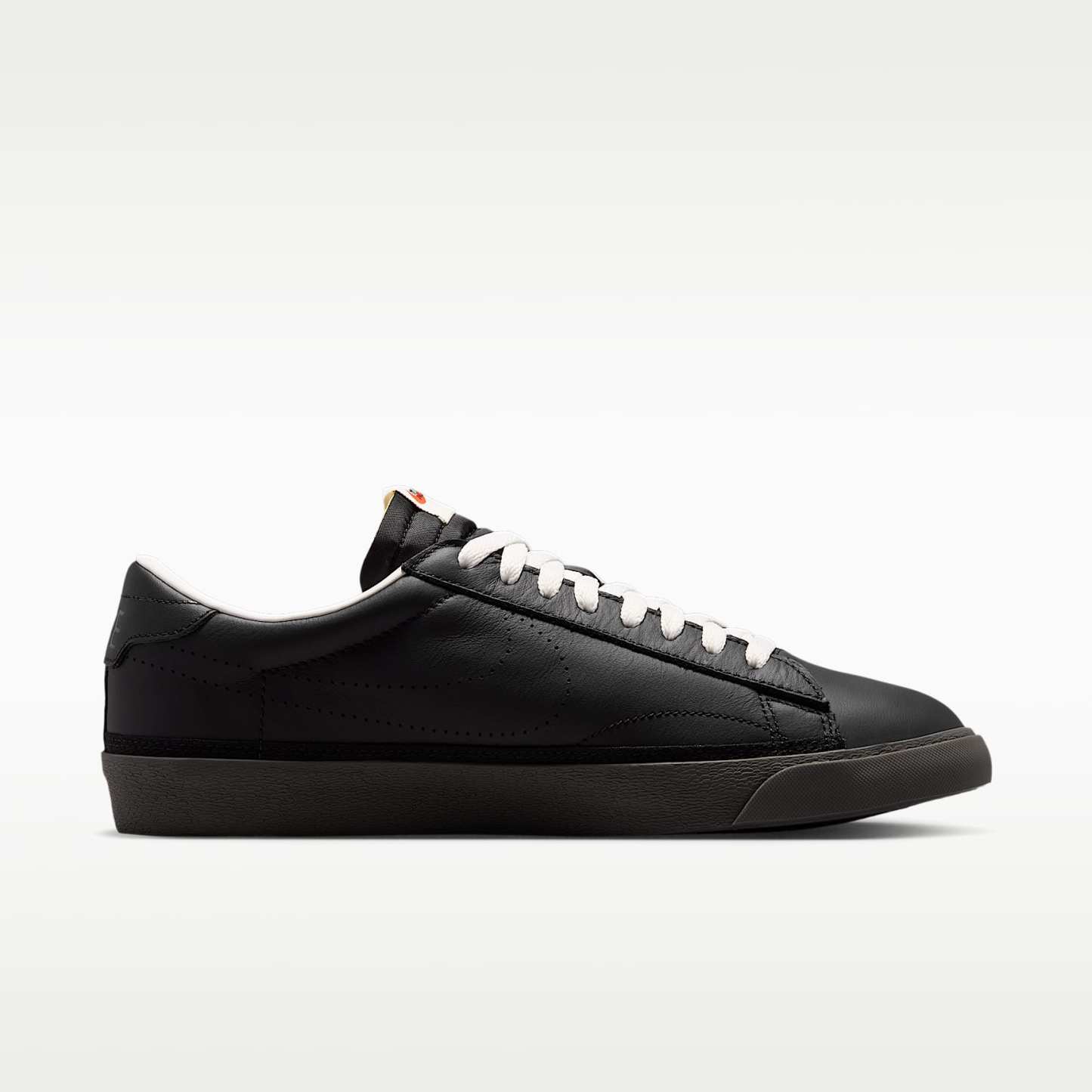 Nike Tennis Classic Schuh (Herren) – Schwarz/Cave Stone/Sail/Schwarz
