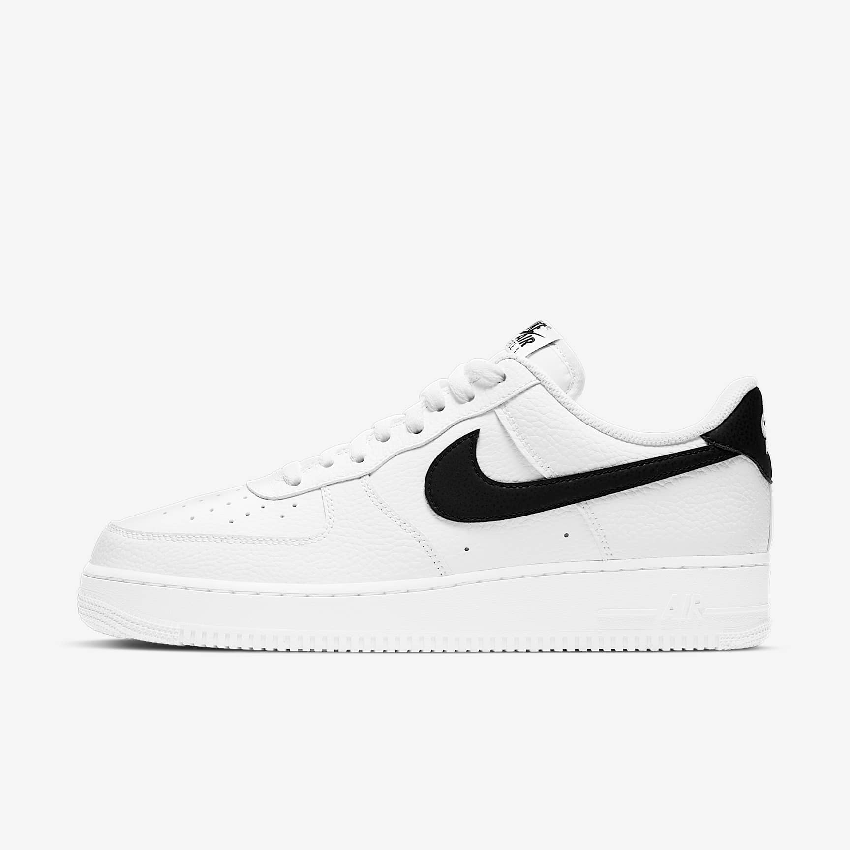 Nike Air Force 1 '07 Herrenschuh – Weiß/Schwarz