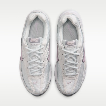 Nike Initiator Damenschuh – Summit White/Off White/Light Magenta/Bleached Lilac