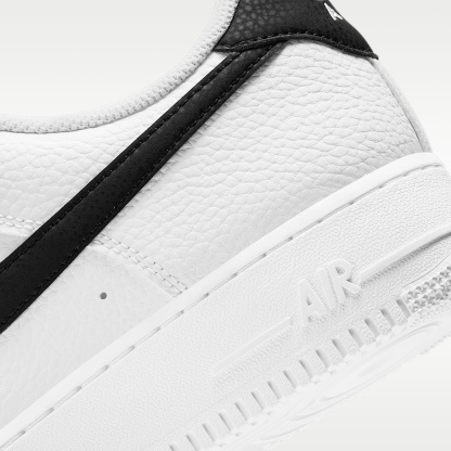 Nike Air Force 1 '07 Herrenschuh – Weiß/Schwarz