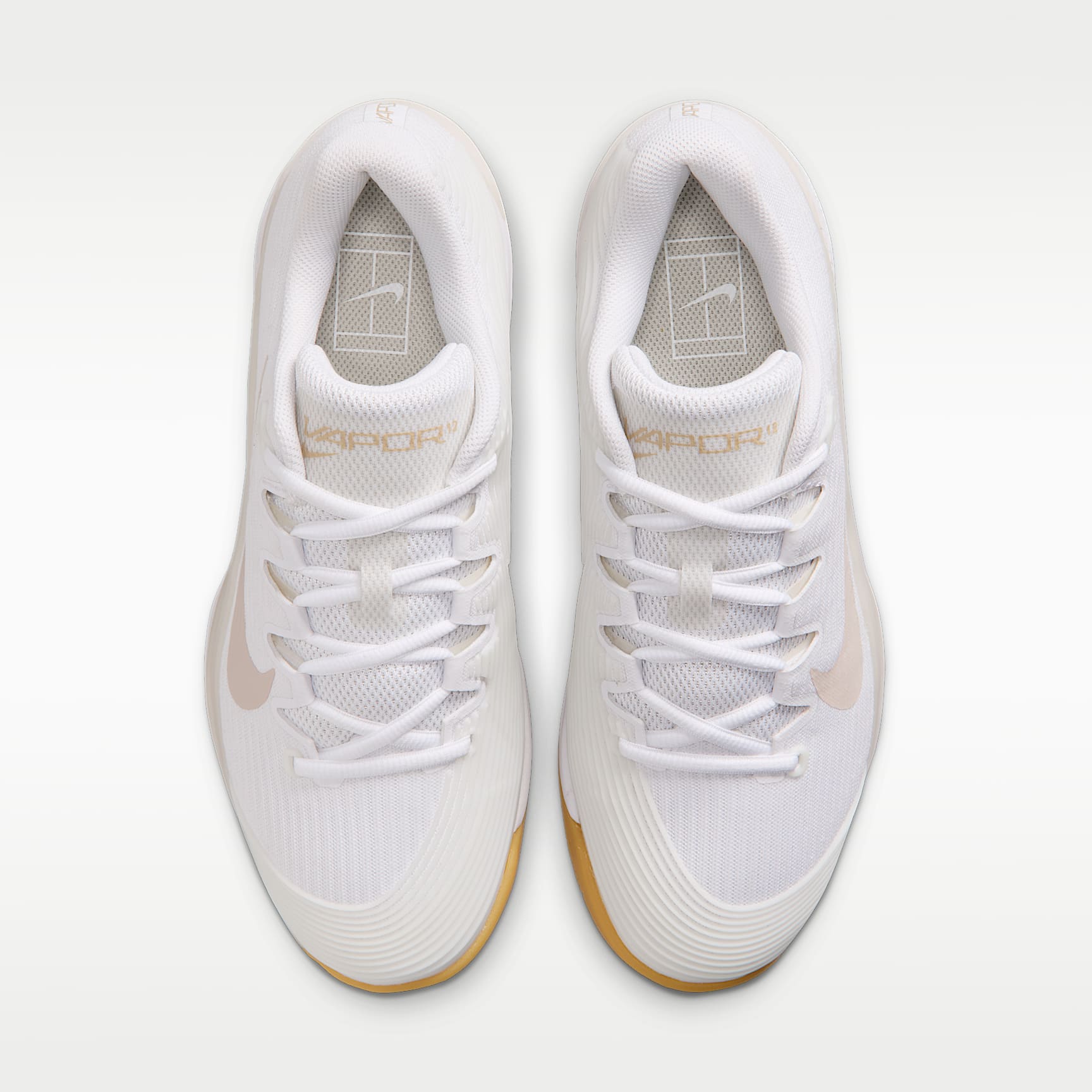 Nike Vapor 12 Tennisschuh für Hartplätze (Damen) – Weiß/Summit White/Linen/Light Orewood Brown