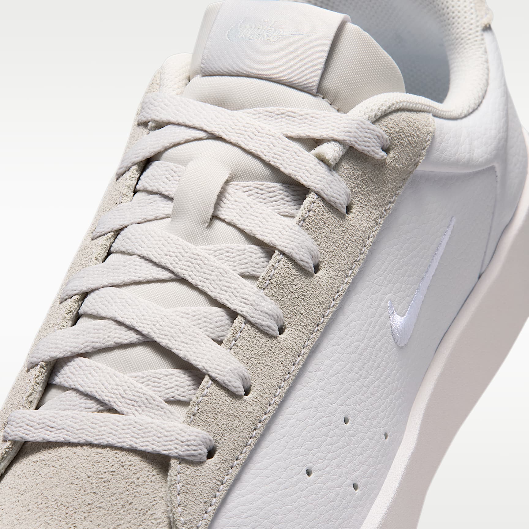Nike Court Heritage Damenschuh – Weiß/Pure Platinum/Summit White/Weiß