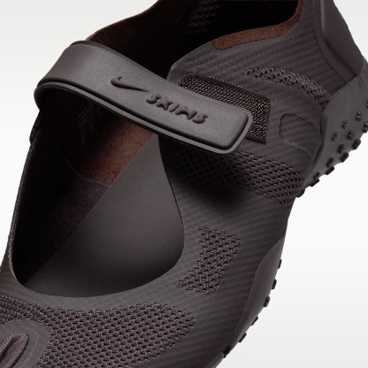 NikeSKIMS Rift Mesh Schuh (Damen) – Tar/Tar/Tar