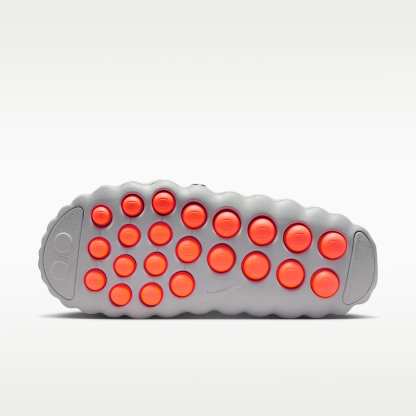Nike Mind 001 Pregame Mule (Damen) – Light Smoke Grey/Photon Dust/Hyper Crimson/Chrome