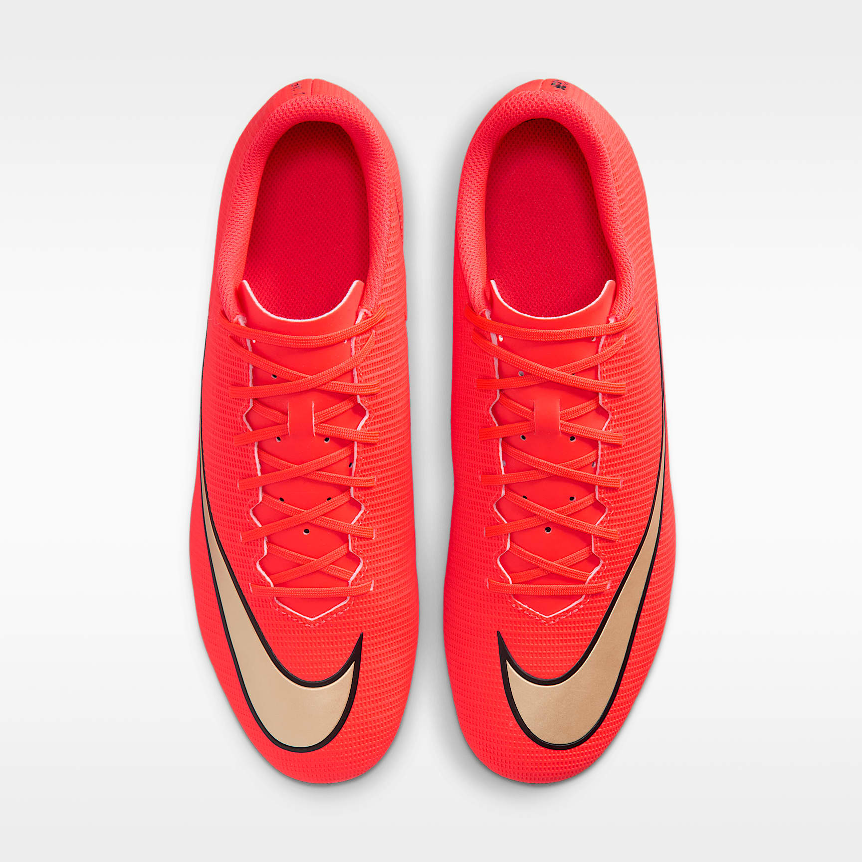 Nike Mercurial Vapor 17 Club Low-Top-Fußballschuh für verschiedene Böden – Bright Crimson/Blur