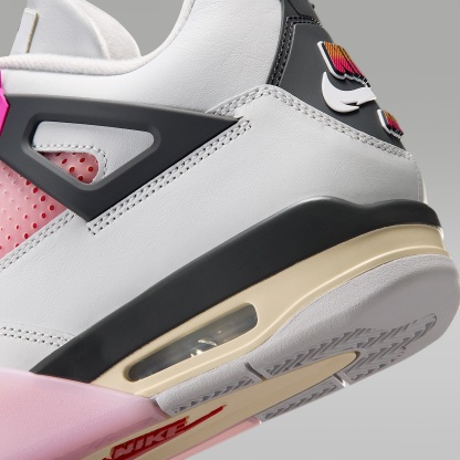 Air Jordan 4 Retro "Comic" Schuh (Herren) – Off White/Anthracite/Fire Pink