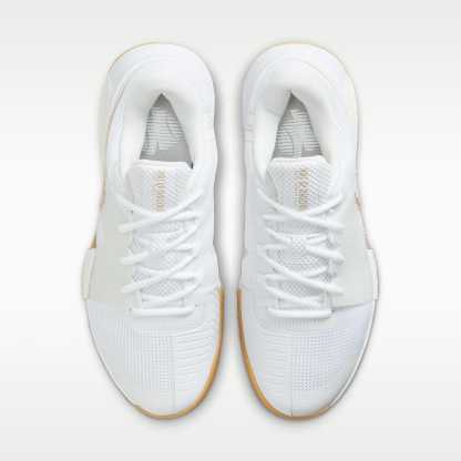 Nike GP Challenge 1.5 Hartplatz-Tennisschuh (Damen) – Weiß/Summit White/Linen/Light Orewood Brown