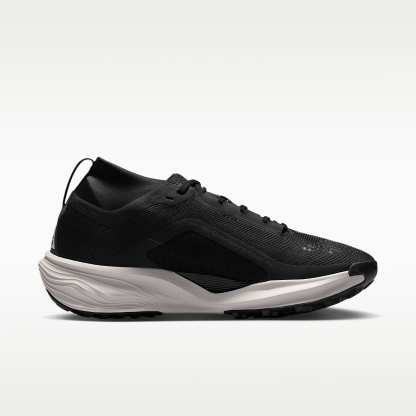 ACG Pegasus Trail GORE-TEX wasserfester Traillaufschuh (Damen) – Schwarz/Light Orewood Brown/Anthracite/Summit White