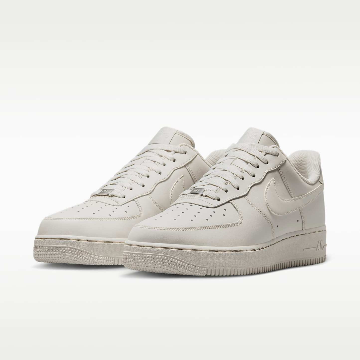 Nike Air Force 1 '07 Schuh (Herren) – Light Bone/Metallic Silver/Light Bone