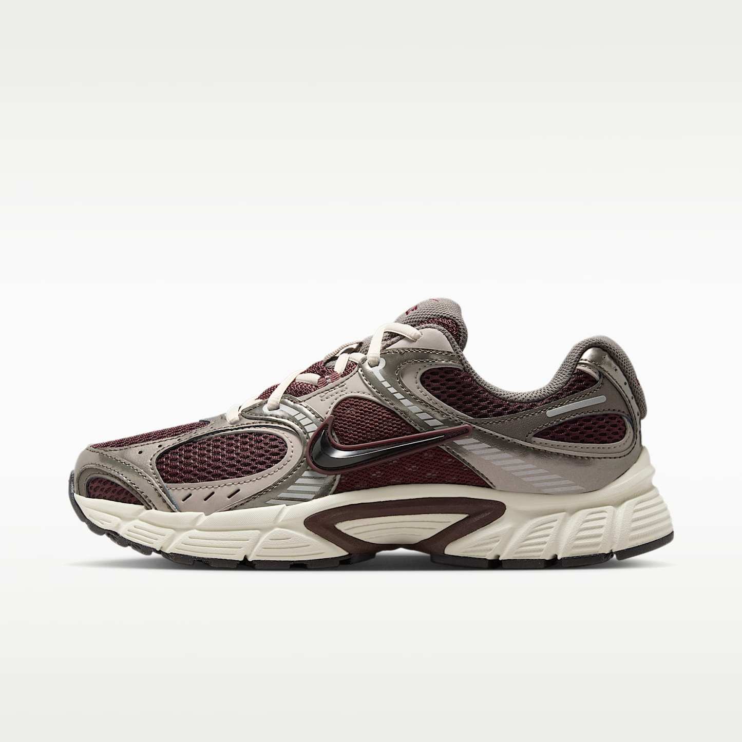 Nike V5 RNR Schuh mit reflektierenden Akzenten (Damen) – Burgundy Crush/College Grey/Light Orewood Brown/Schwarz