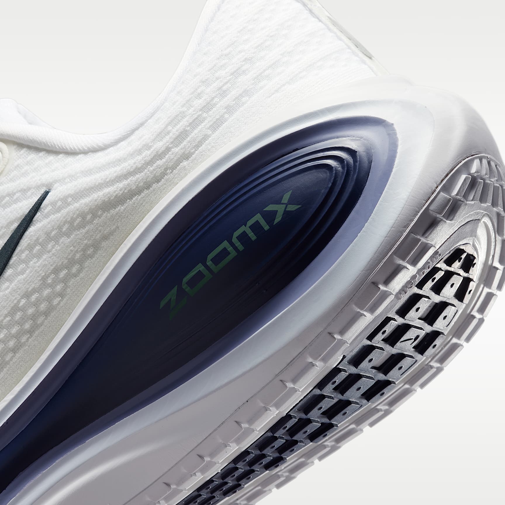 Nike Vomero Plus Straßenlaufschuh (Herren) – Weiß/Green Spark/World Indigo/Midnight Navy