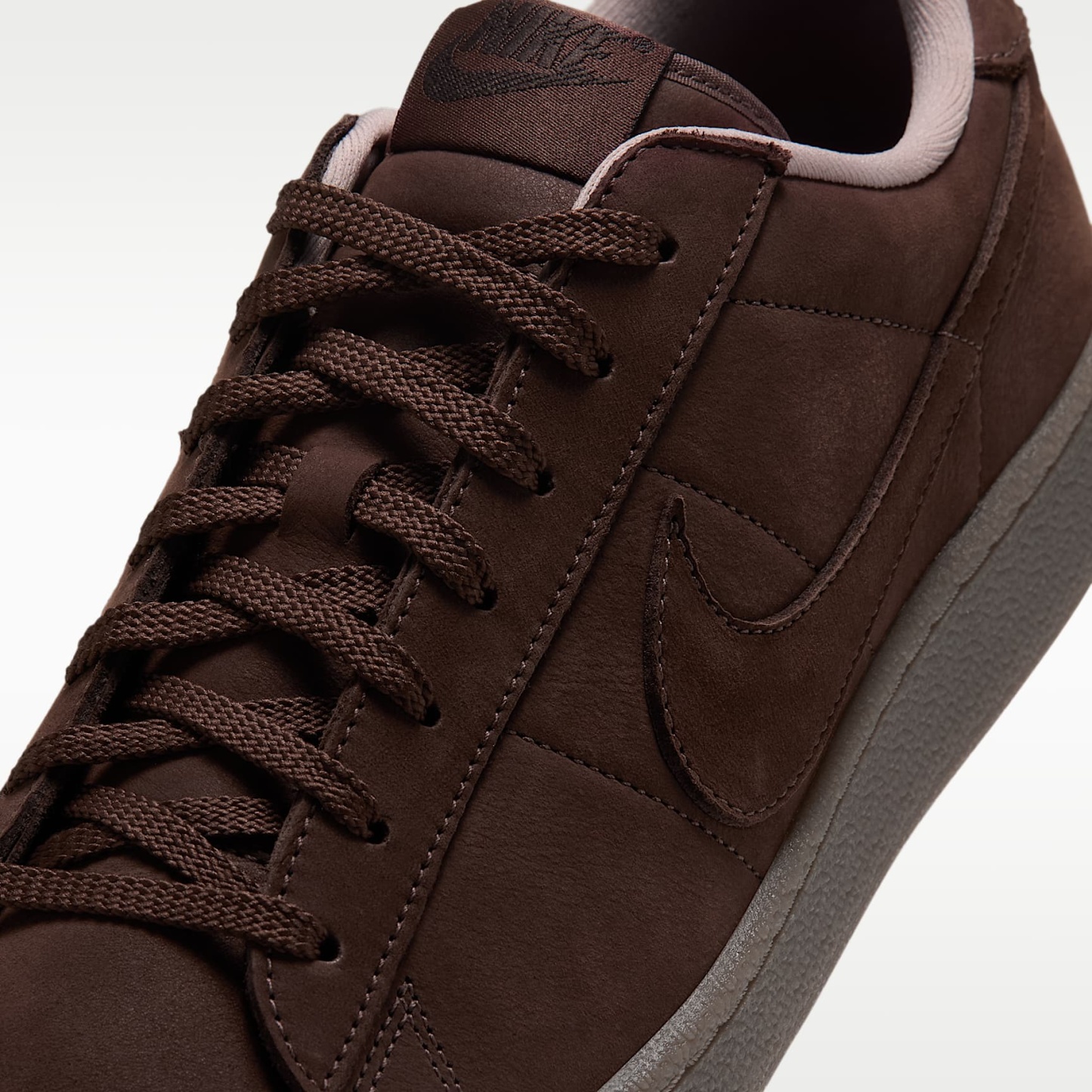 Nike Tennis Classic CS PRM Schuh – Light Chocolate/Gum Dark Brown/Shadow Brown/Light Chocolate