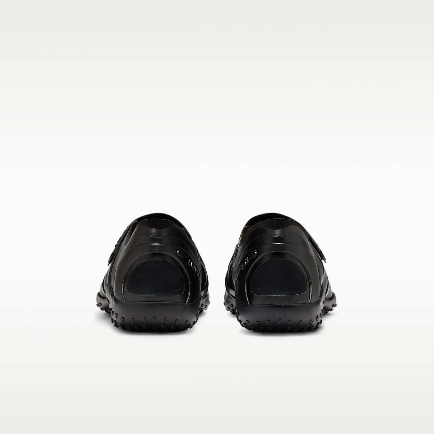 NikeSKIMS Rift Satin Schuh (Damen) – Schwarz/Schwarz/Schwarz