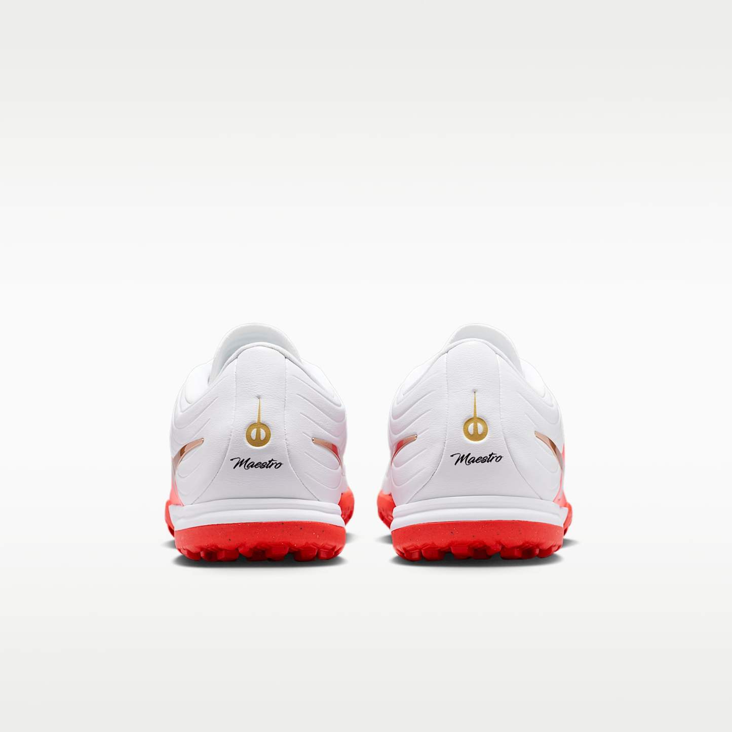 Nike Tiempo Maestro Academy Low-Top-Fußballschuh für Turf – Weiß/Bright Crimson/Blur