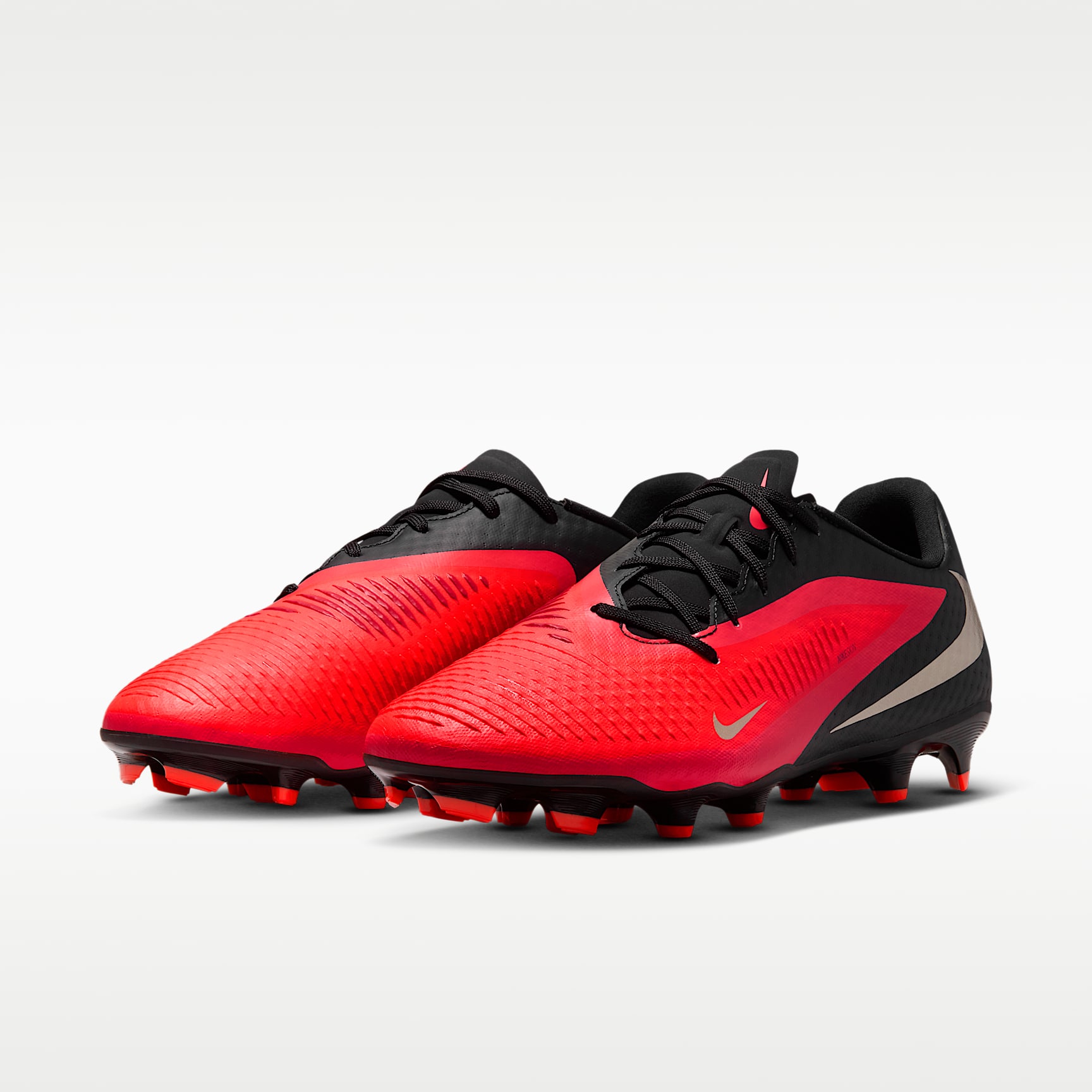 Nike Phantom 6 Low Academy Fußballschuh für verschiedene Böden – Bright Crimson/Schwarz/Blur