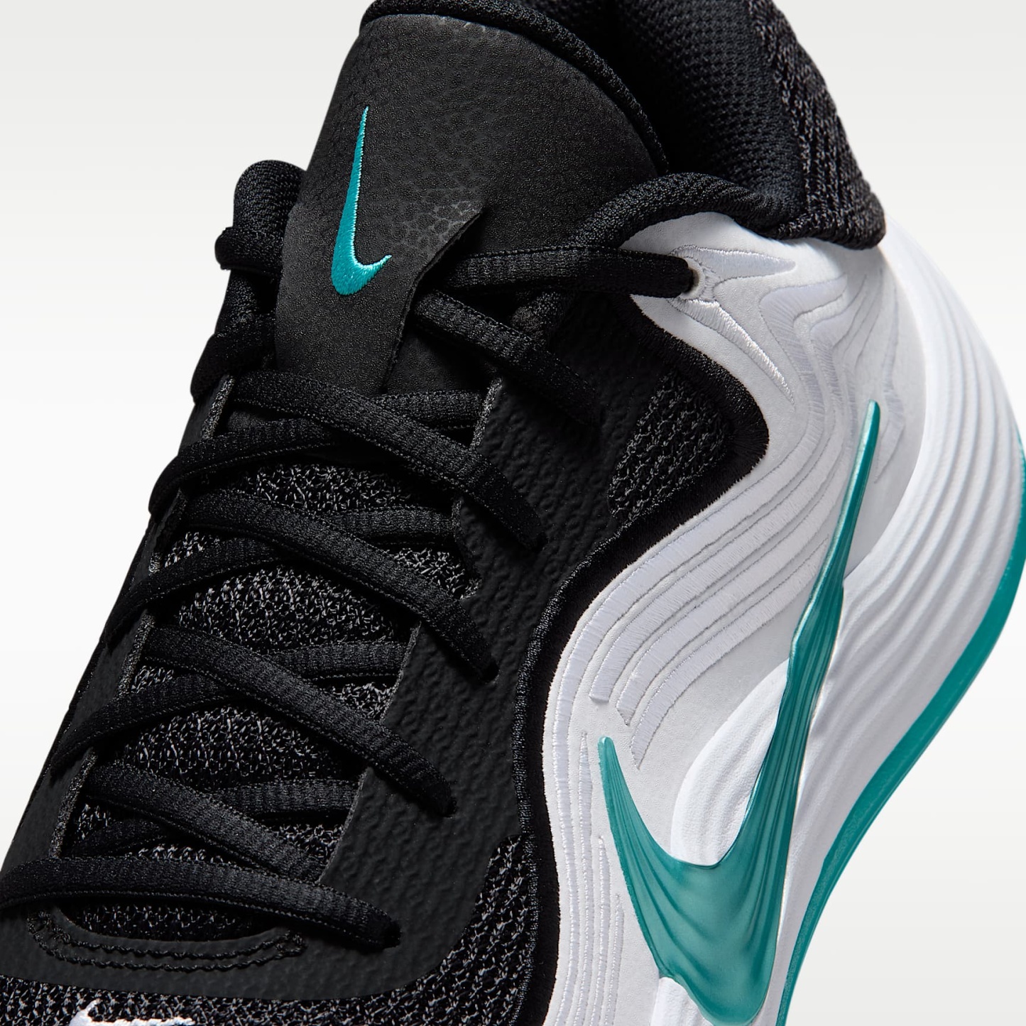 Nike Precision 8 Low Basketballschuh (Herren) – Schwarz/Weiß/Dusty Cactus/Dusty Cactus