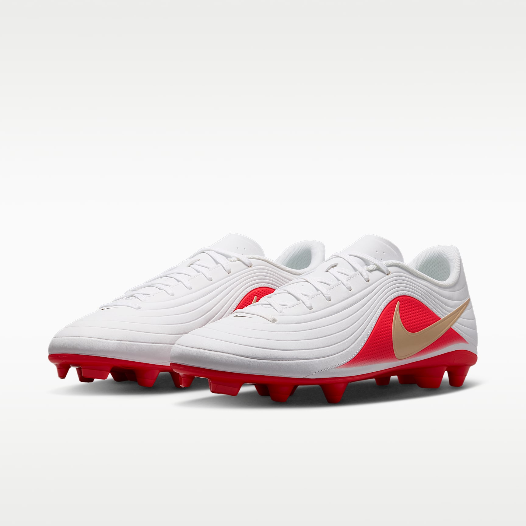 Nike Tiempo Maestro Club Low-Top-Fußballschuh für verschiedene Böden – Weiß/Bright Crimson/Blur