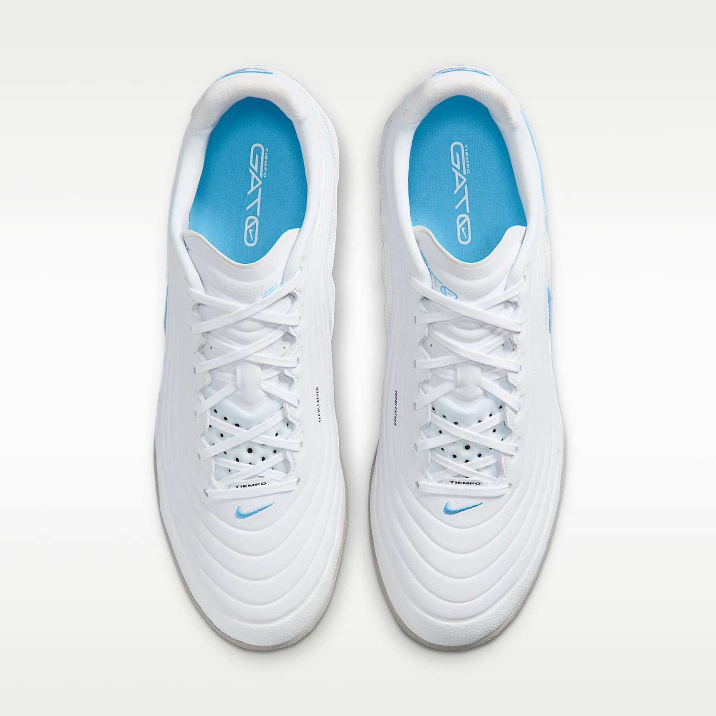 Nike Tiempo Reactgato Low Top Fußballschuh für Hallen- und Hartplätze – Weiß/Shimmer