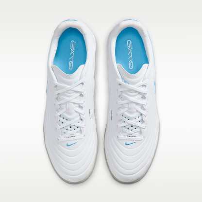 Nike Tiempo Reactgato Low Top Fußballschuh für Hallen- und Hartplätze – Weiß/Shimmer