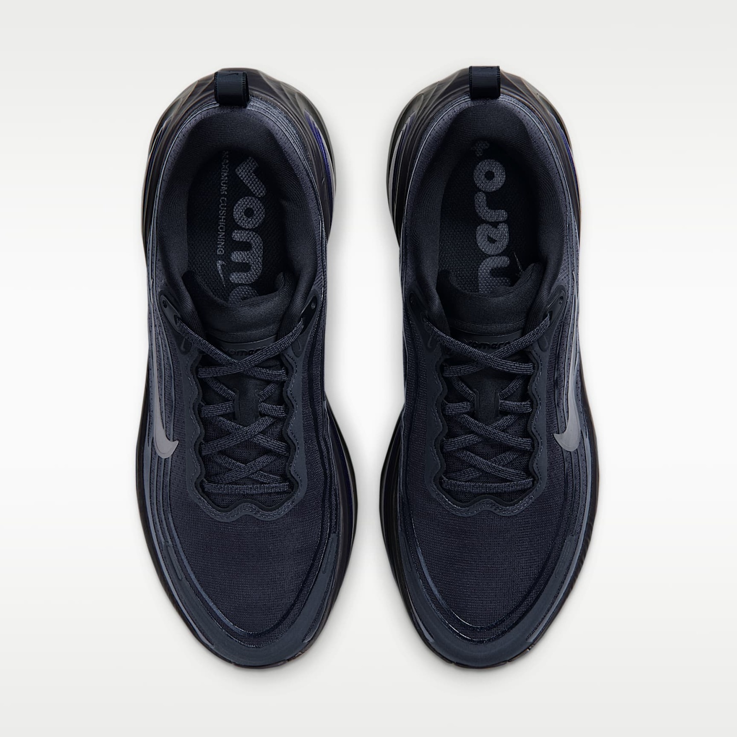 Nike Vomero Plus Straßenlaufschuh (Herren) – Gridiron/Schwarz/Team Black/Multi-Color
