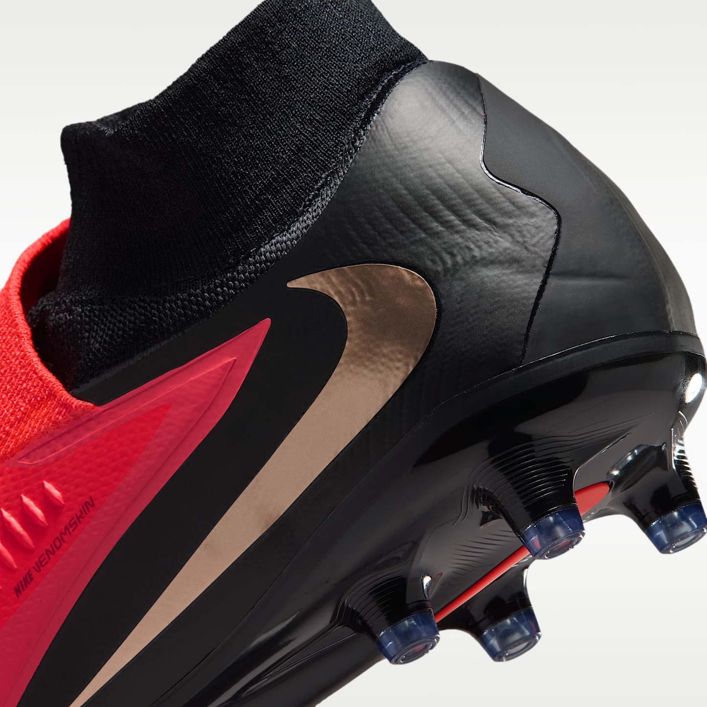 Nike Phantom 6 High Pro Fußballschuh für Kunstrasen – Bright Crimson/Schwarz/Blur
