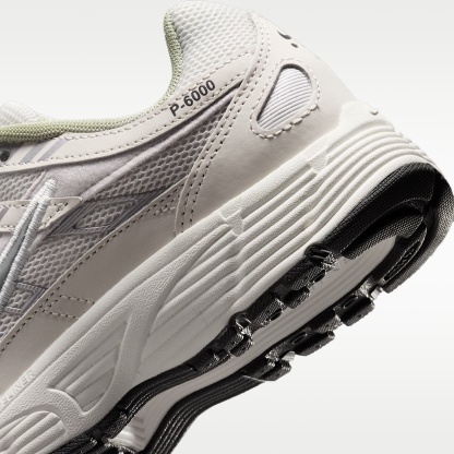 Nike P-6000 Schuh (ältere Kinder) – Platinum Tint/Sail/Anthracite/Metallic Silver
