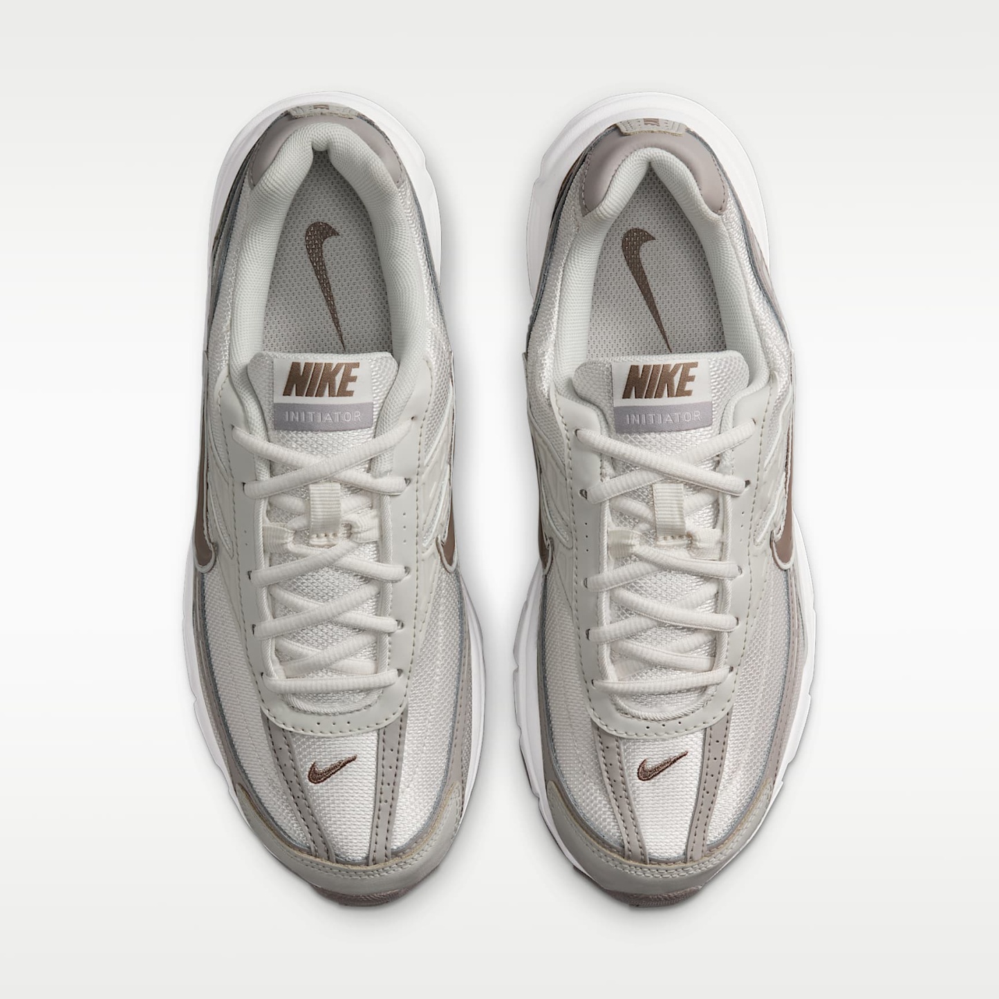 Nike Initiator Damenschuh – Phantom/Light Bone/Sail/Mink Brown