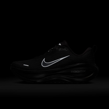Nike Vomero Plus Straßenlaufschuh (Damen) – Schwarz/Metallic Dark Grey/Cool Grey/Dark Smoke Grey