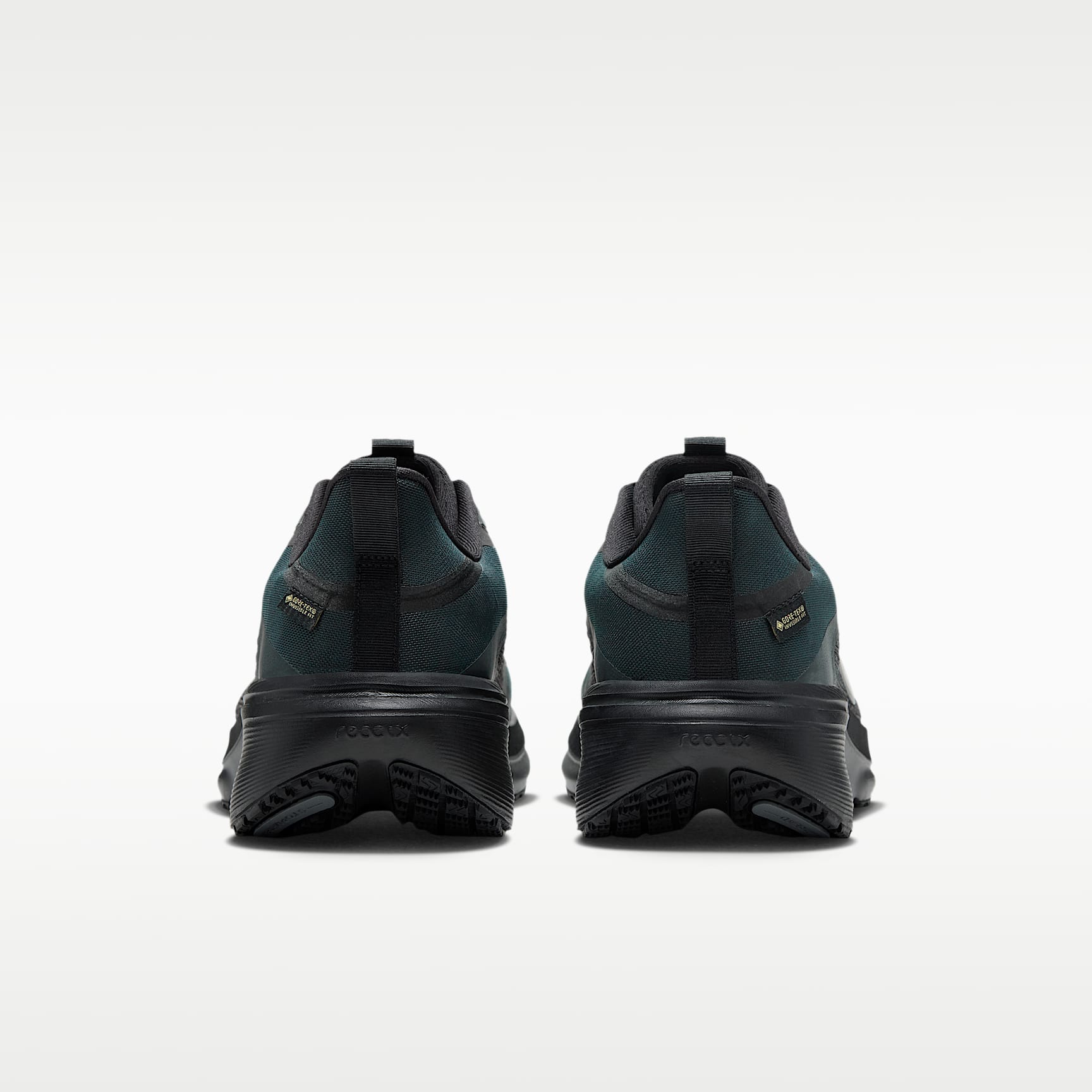 Nike Pegasus 42 GORE-TEX wasserdichter Straßenlaufschuh (Herren) – Schwarz/Off Noir/Dark Grey/Schwarz