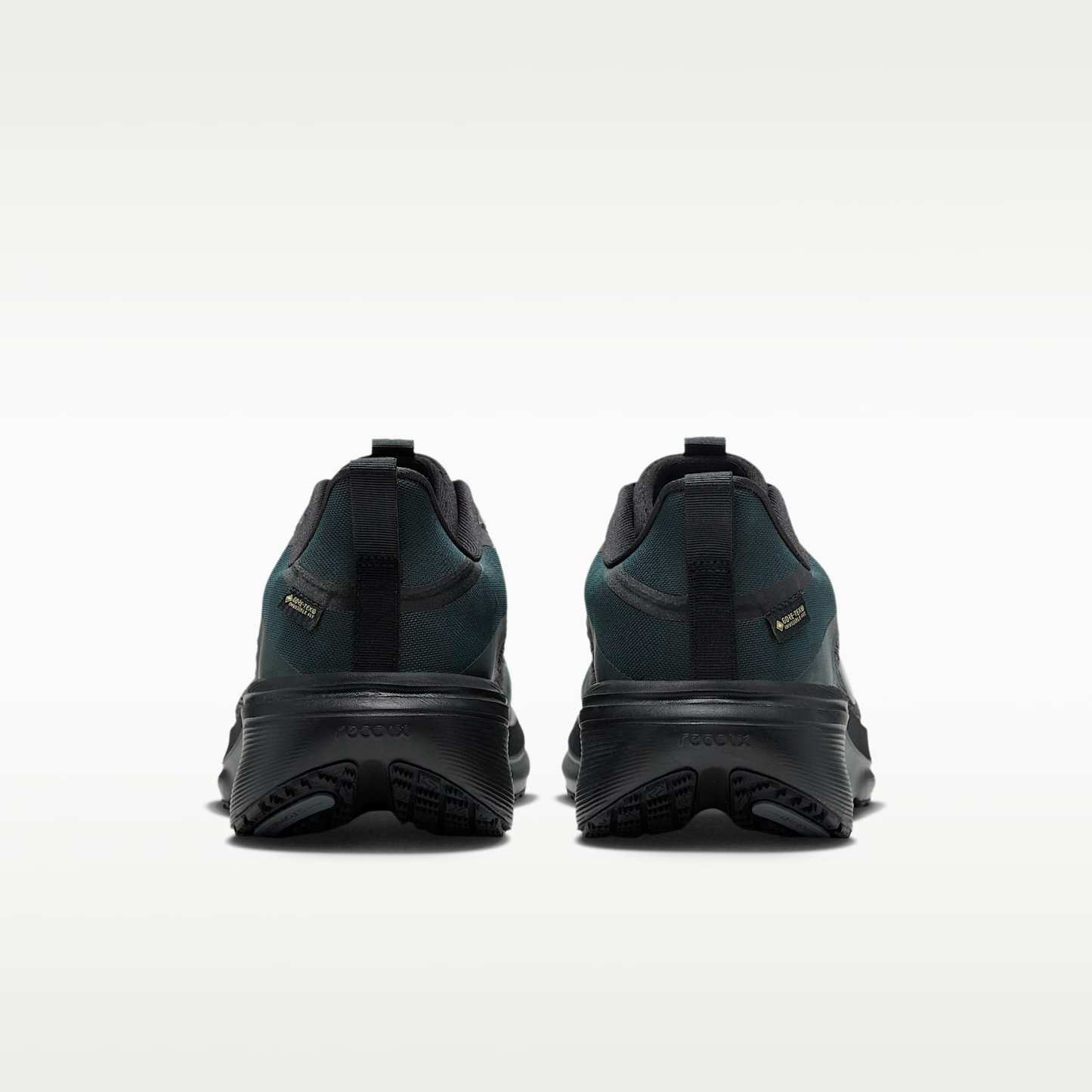 Nike Pegasus 42 GORE-TEX wasserdichter Straßenlaufschuh (Herren) – Schwarz/Off Noir/Dark Grey/Schwarz