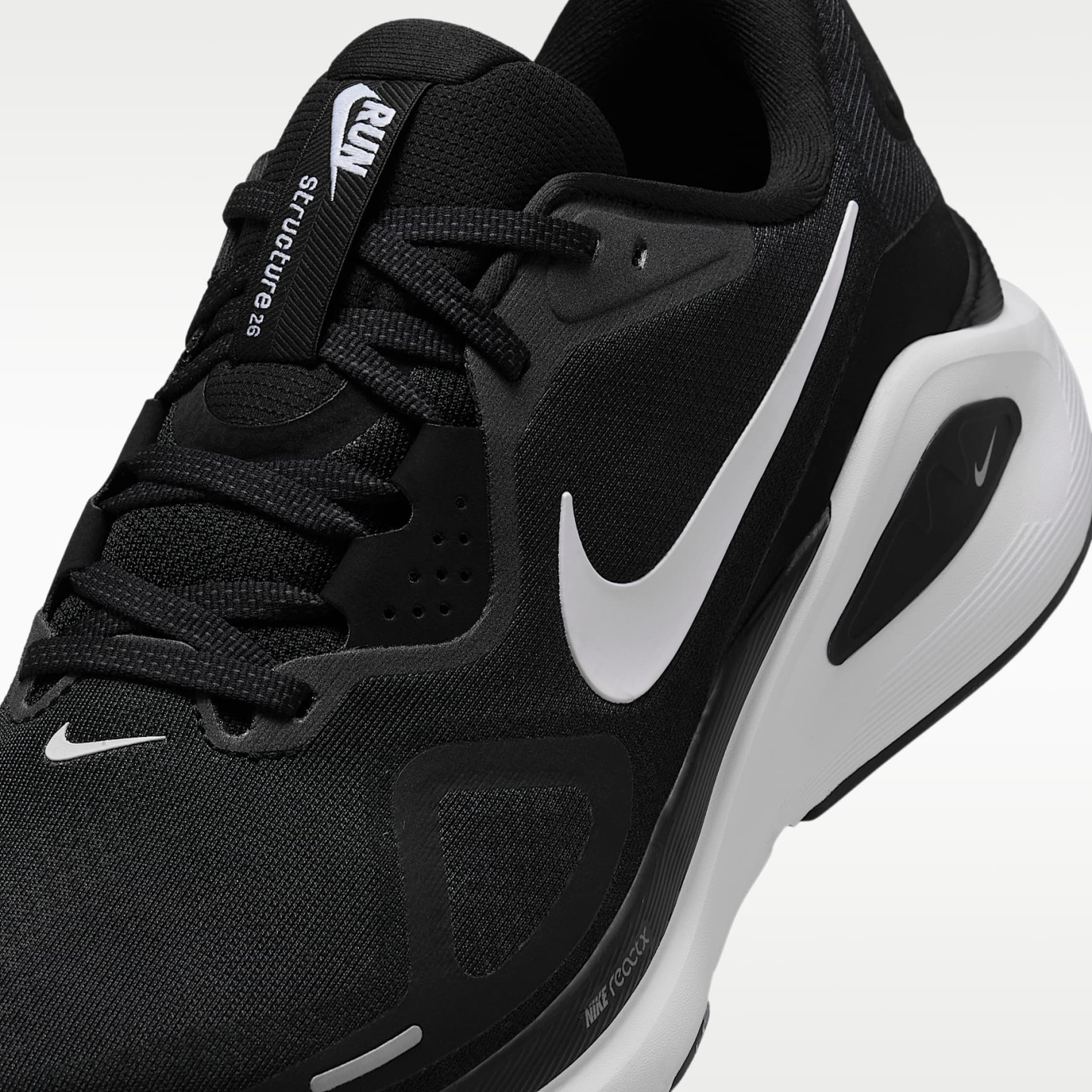Nike Structure 26 Straßenlaufschuh (weit, Herren) – Schwarz/Wolf Grey/Metallic Silver/Weiß