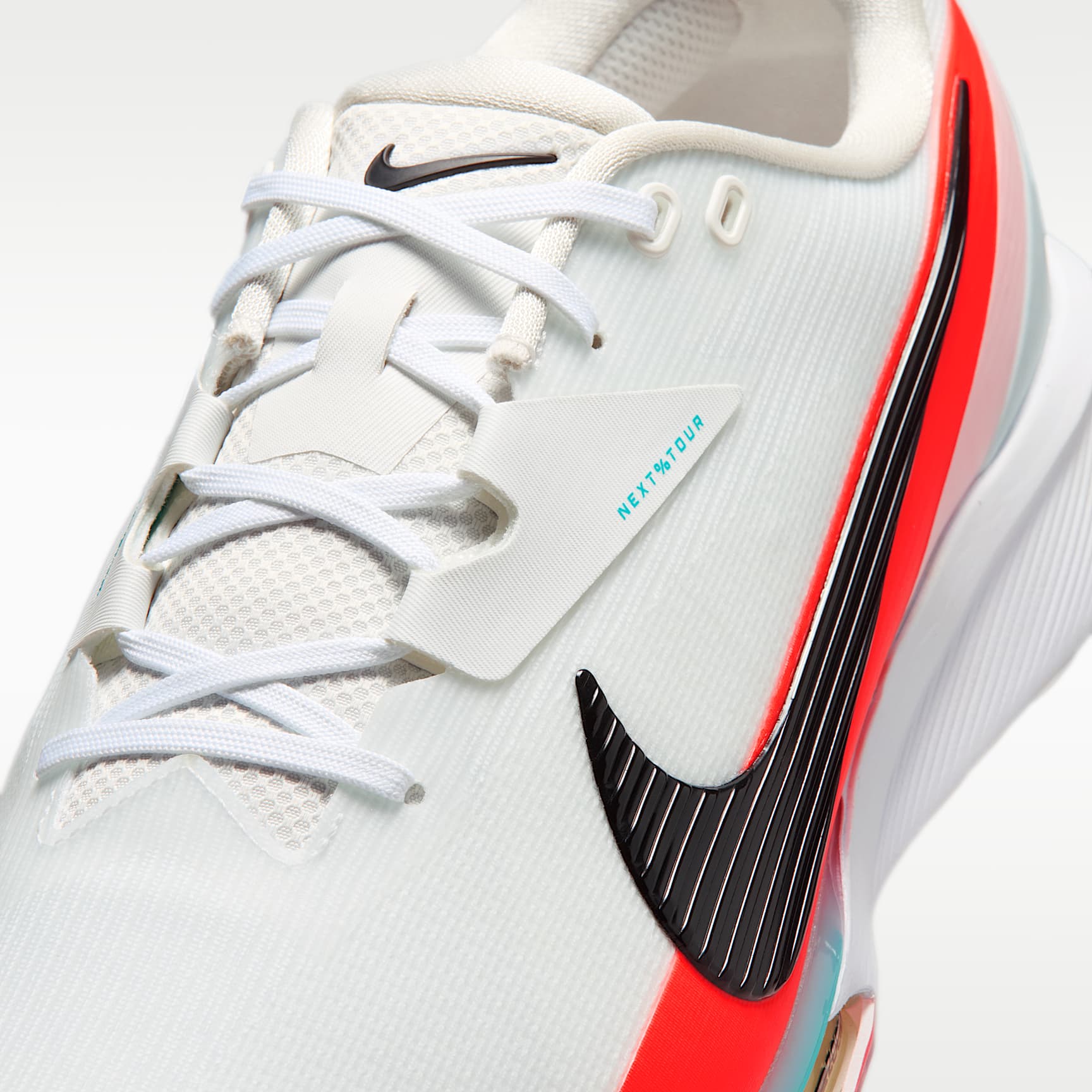 Nike NEXT% TOUR 3 Golfschuh – Summit White/Bright Crimson/Dusty Cactus/Schwarz