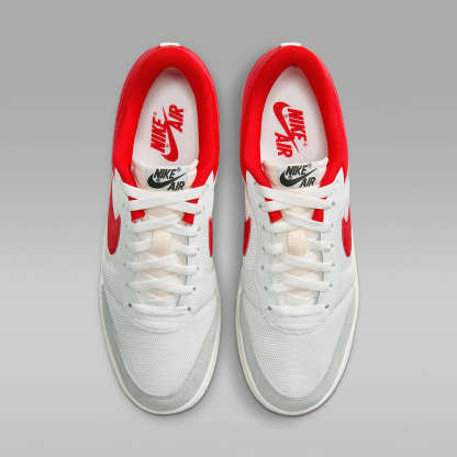 Air Jordan Skyline Low Herrenschuh – Summit White/University Red/Light Smoke Grey/Schwarz