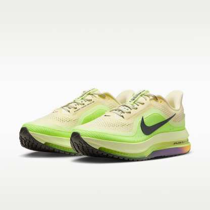 Nike Pegasus Premium Straßenlaufschuh (Herren) – Alabaster/Barely Volt/Volt Ice/Schwarz