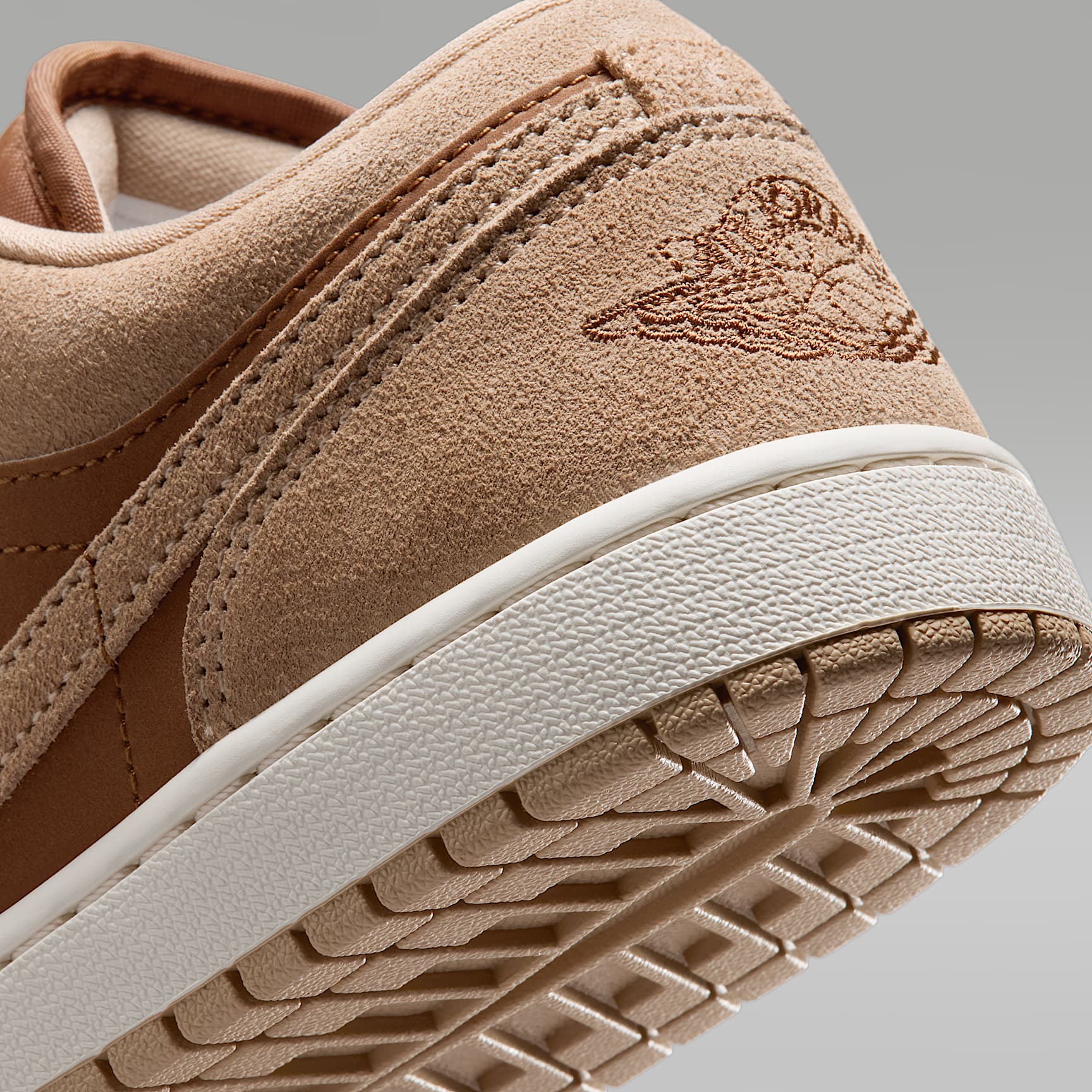 Air Jordan 1 Low Damenschuh – Legend Medium Brown/Chalk/Light British Tan