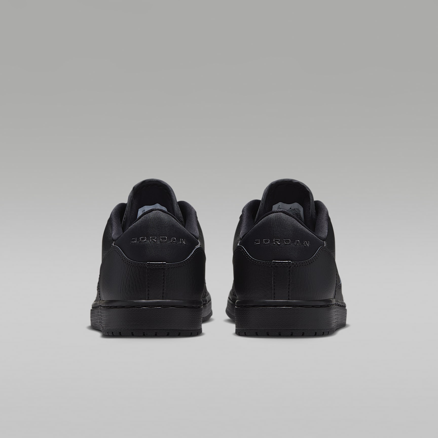 Jordan Court Connect Low Herrenschuhe – Schwarz/Dark Smoke Grey