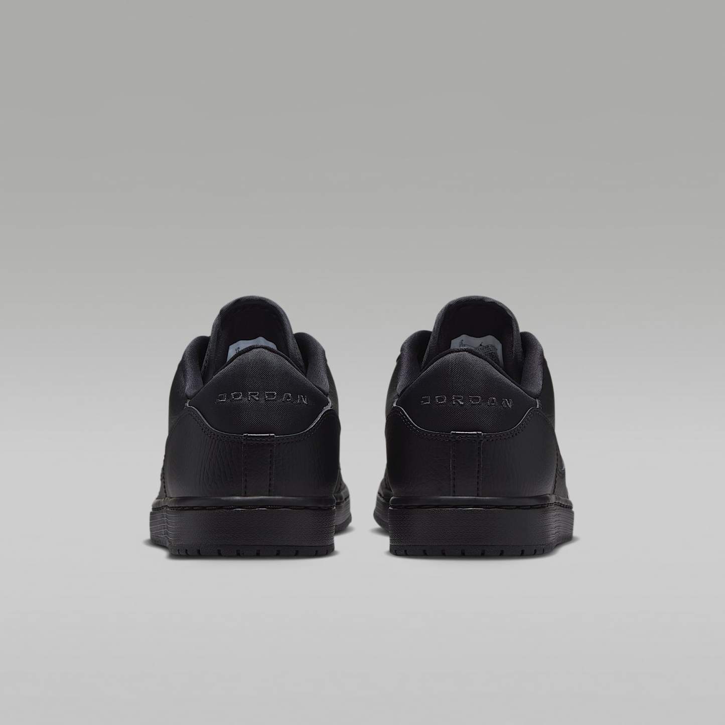 Jordan Court Connect Low Herrenschuhe – Schwarz/Dark Smoke Grey