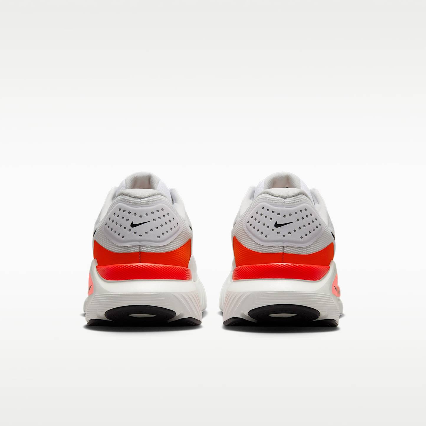 Nike Structure 26 Straßenlaufschuh (Herren) – Weiß/Bright Crimson/Photon Dust/Schwarz