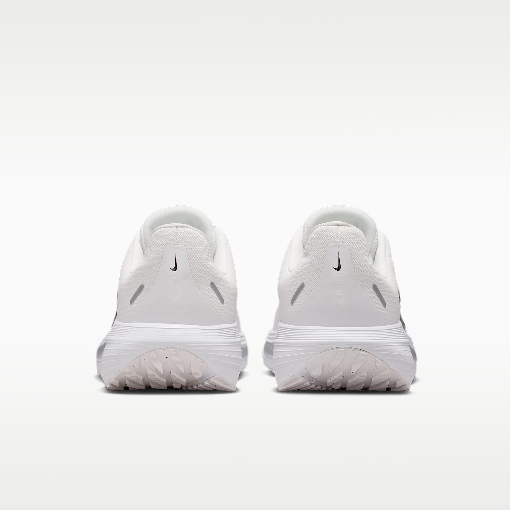 Nike Quest 7 Straßenlaufschuhe (Damen) – Summit White/Weiß/Metallic Silver/Schwarz