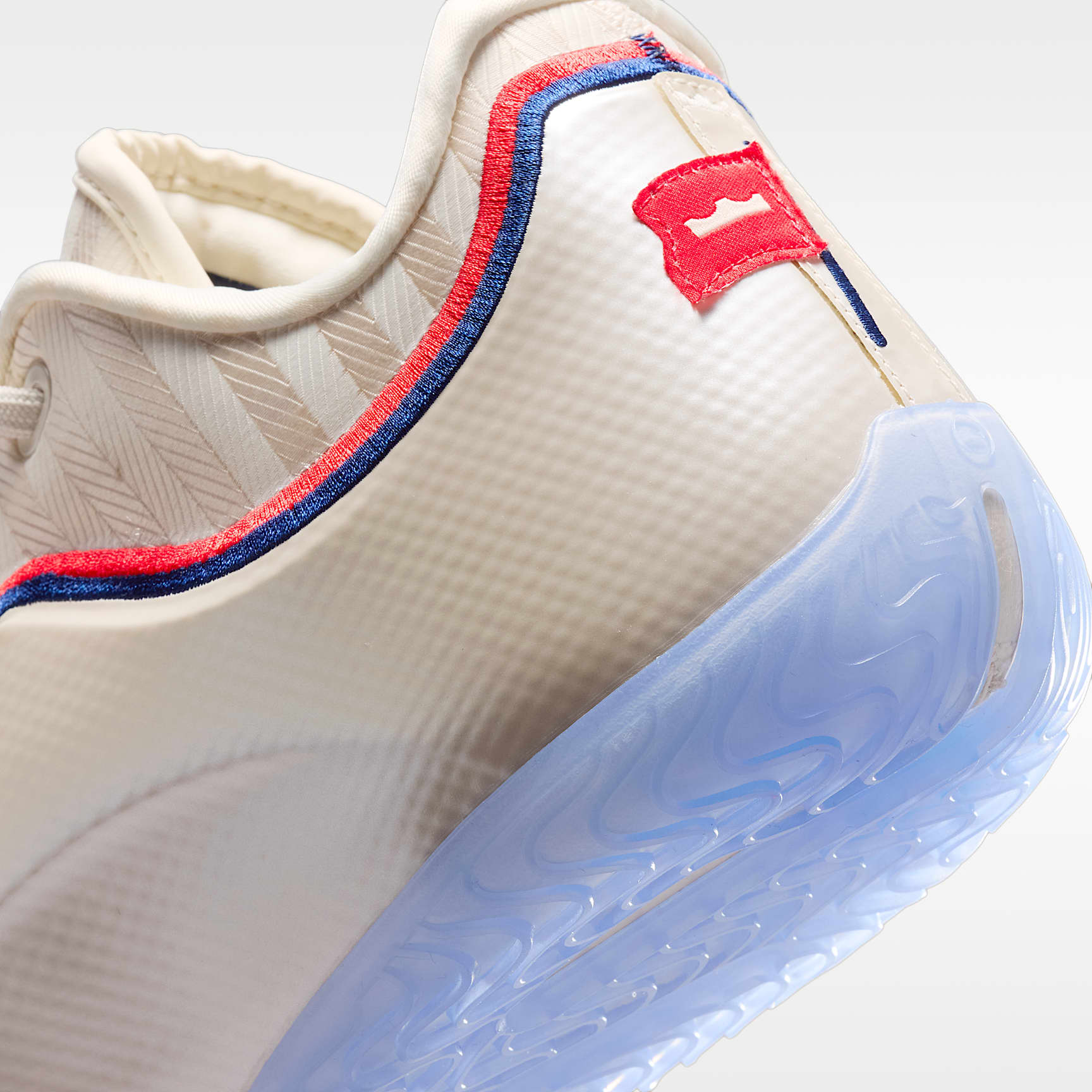 LeBron XXIII "Old Glory" Basketballschuh – Pale Ivory/University Red/Midnight Navy/Metallic Gold