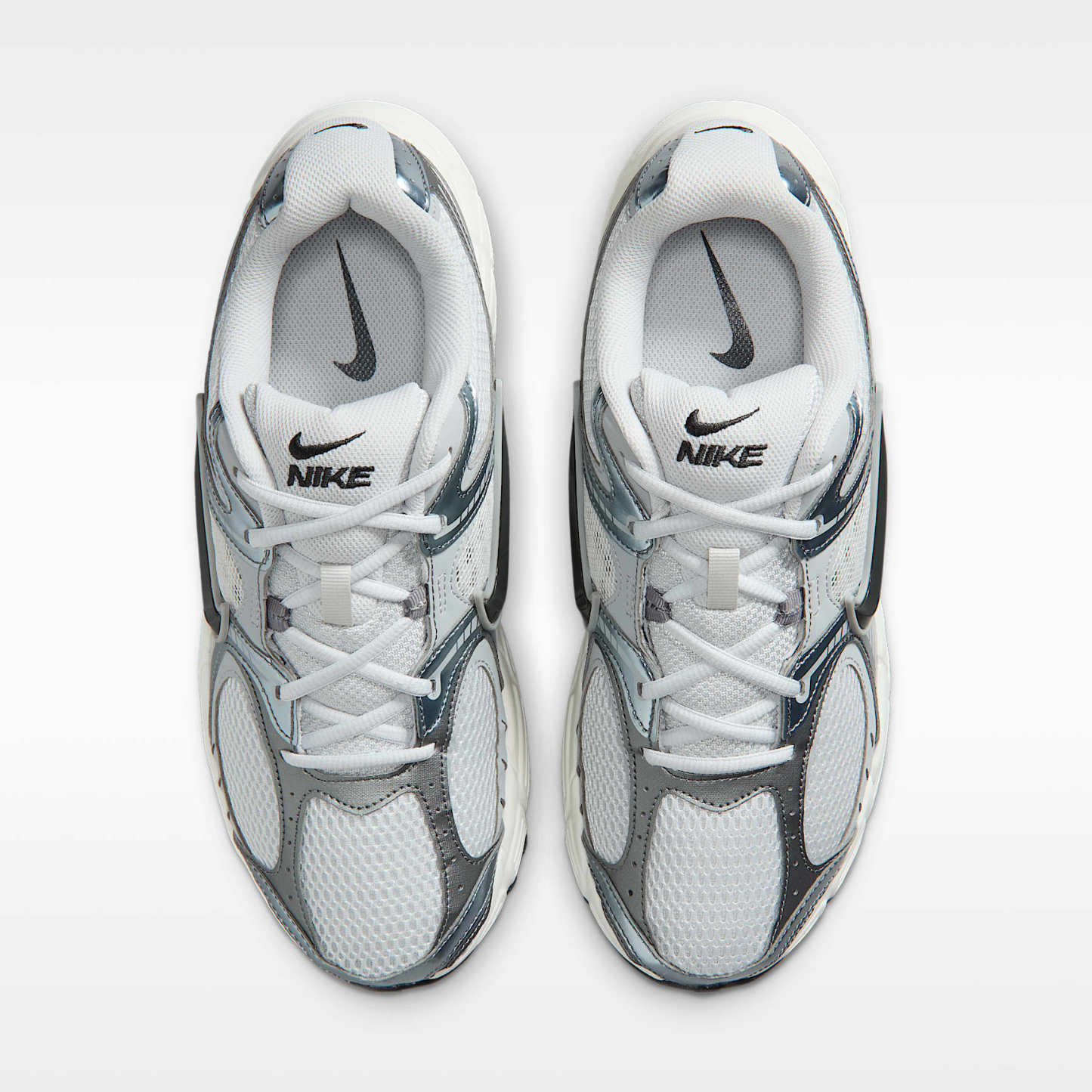 Nike V5 RNR Schuh (Herren) – Photon Dust/Smoke Grey/Light Smoke Grey/Dark Smoke Grey